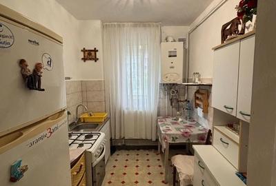 Apartament cu 2 camere semidecomandat în Micro 4 - 2