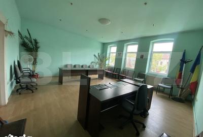 Apartament cu 4 camere în Independenței - 11