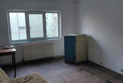 Vând apartament 4 camere Reșița - 5