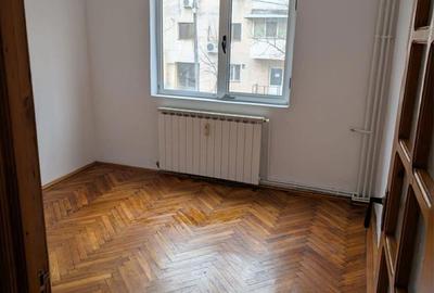 Apartament cu 3 camere semidecomandat în Central - 4