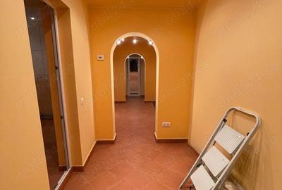 Apartament cu 3 camere semidecomandat în Central - 4