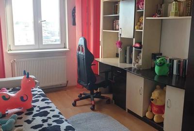 Apartament cu 3 camere decomandat în Central - 1