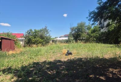 Teren agricol intravilan de 1400 mp, în 23 August - 3