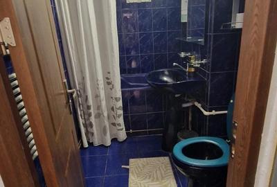 Apartament cu 3 camere semidecomandat în Central - 1