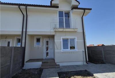 Duplex cu 4 camere cu Canalizare în Moșnița Veche - 1