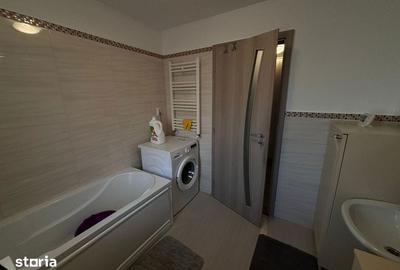 Apartament cu 3 camere decomandat în Nicolina - 9