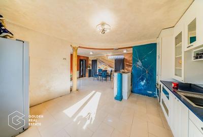 Casa spatioasa cu piscina si teren generos in Bujac - 4
