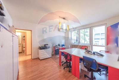 Apartament cu 3 camere semidecomandat, mobilat în Dorobanți