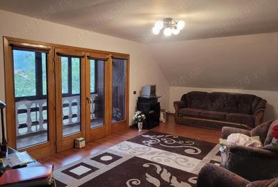 Casă cu 6 camere cu Teren 1300 Mp în Central - 1