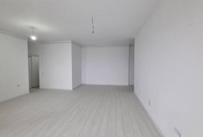 Apartament cu 3 camere semidecomandat în Pantelimon