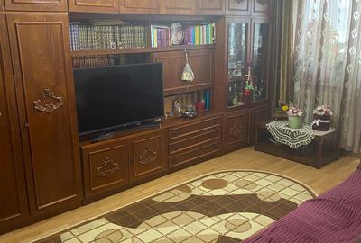 Apartament cu 2 camere decomandat în Km 5 - 12