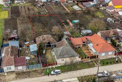 Casă individuală cu 3 camere cu Canalizare în Central - 2