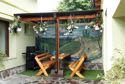 Proprietate cu 3 corpuri, curte individula, potential regim hotelier, Craiter, B - 9