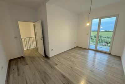 Duplex cu 4 camere cu Canalizare în Remetea Mare - 13