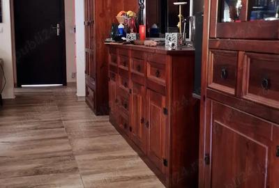 Apartament cu 3 camere semidecomandat în 1 Mai - 10