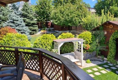 Casă individuală cu 7 camere cu Canalizare în Bucium - 1