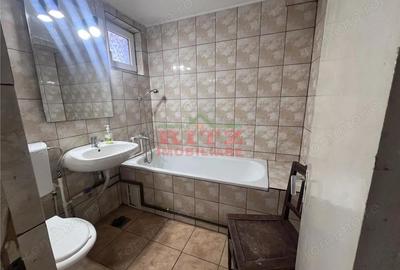 Casă cu 3 camere cu Teren 1623 Mp în Central - 4