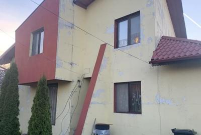 Casă cu 7 camere cu Teren 650 Mp în Brănești - 2