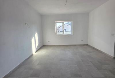 Casă cu 3 camere cu Teren 400 Mp în Hemeiuș - 3