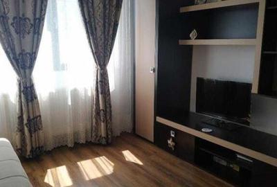 Apartament de , 2 camere, etajul 2 din 3, loc de parcare, co - 3