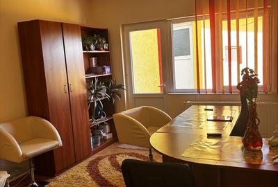 Casă cu 4 camere în Central - 3