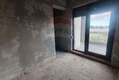 Casă cu 5 camere cu Teren 1210 Mp în Câmpineanca - 12