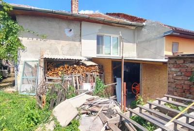 Vand casa 2 camere in cartierul Dambul Rotund - 3