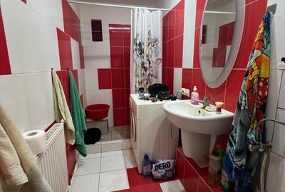 Apartament 2 camere - 54 mp utili -  Zona Scoala Nr 2 - - 2