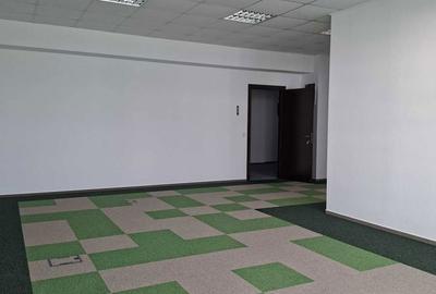 Spațiu comercial, de 60 mp, în Central - 4