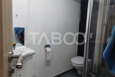 Apartament renovat complet 47 mp 3 camere str Tesatorilor Cisnadie - 8