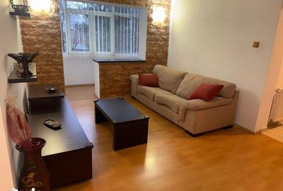 Apartament cu 3 camere în Micro 9 - 19