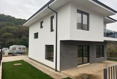 Casă individuală cu 4 camere cu Canalizare în Florești - 2