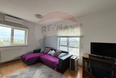 Apartament cu 2 camere semidecomandat, mobilat în Titan