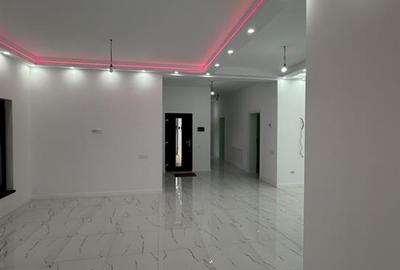 Casă cu 4 camere cu Teren 500 Mp în Valea Adâncă - 2