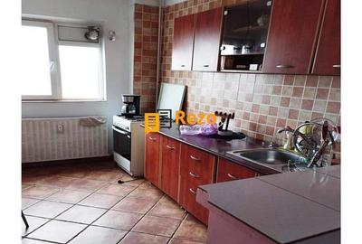 MARGEANULUI BUZOIENI 4 CAMERE 2 BALCOANE 96 MP ETAJ 8/10 BLOC 1986 - 9