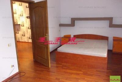 Vilă cocheta de vanzare ?n zona Sala Palatului - 8