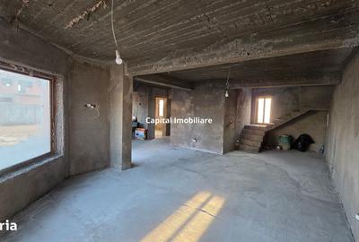 Casă cu 4 camere cu Teren 1056 Mp în Hinova - 6