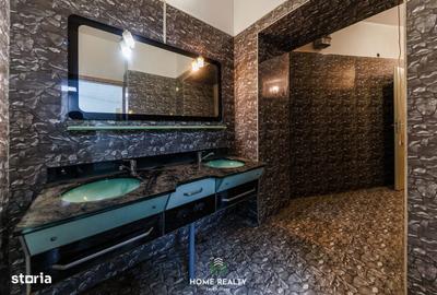 Spațiu comercial, de 222 mp, în Neptun - 13