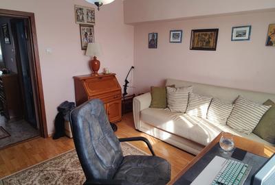 Apartament cu 3 camere decomandat, mobilat în Capitol - 8