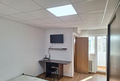 Garsonieră decomandată, mobilată în Nicolina