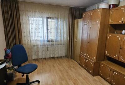 Abator/ Far / Apartament 2 camere , parter cu balcon - 1