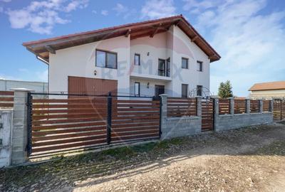 Casă cu 5 camere cu Teren 505 Mp în Hălchiu - 3