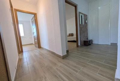 Orizont - STRADAL, Apart 2 cam decomandat, renovat, balcon lung - 12