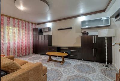 Piata Progresul- Apartament 4 camere + boxa si parcare - Comision 0% - 1