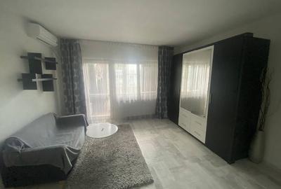 Garsonieră decomandată, mobilată în P-ța Alba Iulia