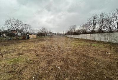 Teren de 2490 mp, în Mihai Bravu