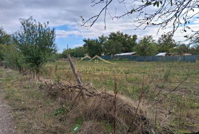 Teren agricol intravilan de 2262 mp, în Vărăști - 3