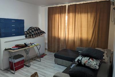 Apartament cu 2 camere semidecomandat, mobilat în Central