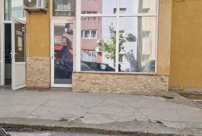 Spațiu comercial, de 30 mp, în Central - 4