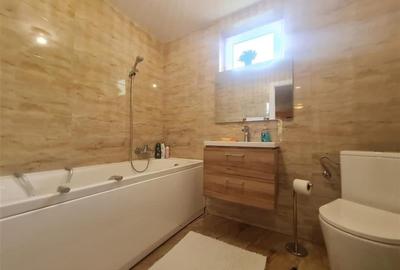 Aria Bran,  Proprietate cu teren de 725 mp, la strada principala - 14